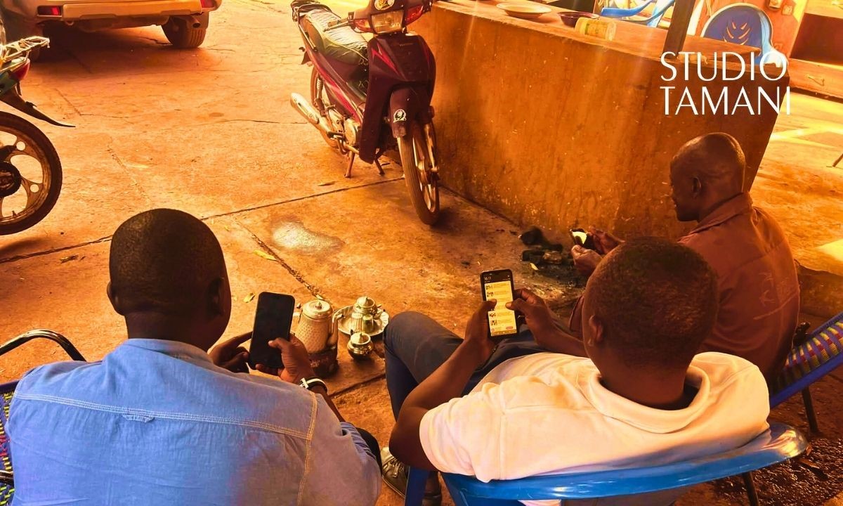 Quand le téléphone portable supplante le débat dans les « grins »