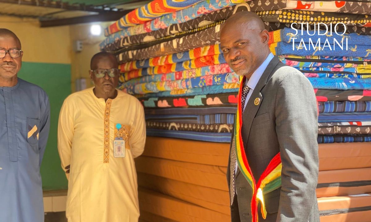 Remise de matelas au CSREF de Sikasso