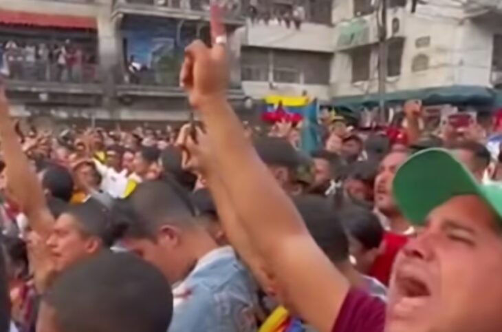 Attention, cette vidéo ne montre pas une manifestation réclamant Nicolas Maduro