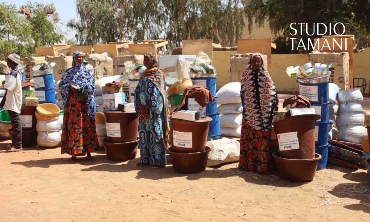 Mopti : remise de kits d’insertion professionnelle à des PDI