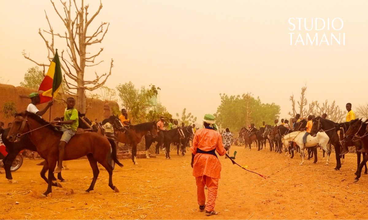 Reprise de la parade des cavaliers à Bankass