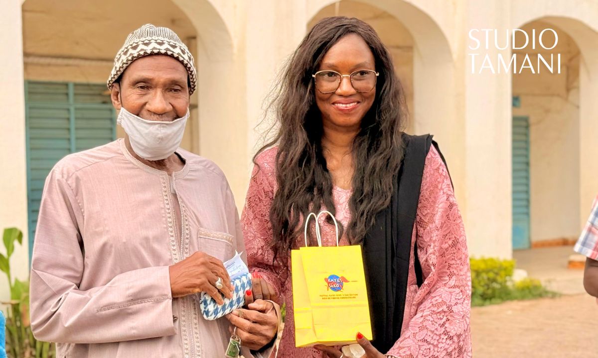 Kayes : remise de verres correcteurs à des personnes âgées