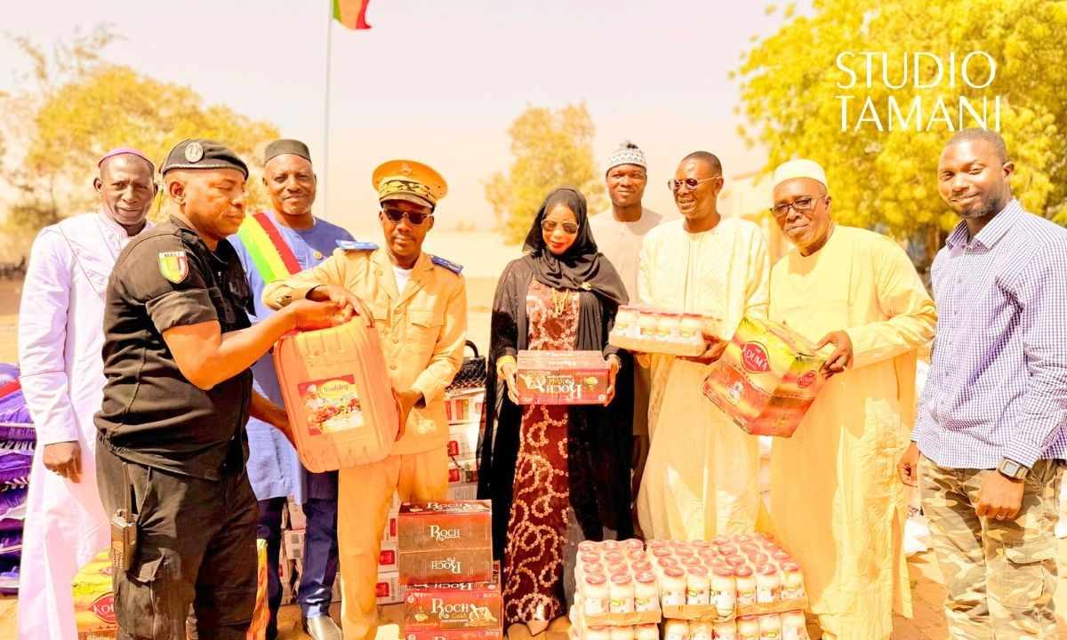 Kayes : des dons en vivres aux FAMa pour la fête