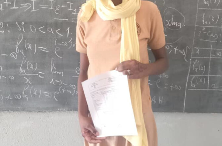 San : une élève récompensée pour ses excellents résultats scolaires