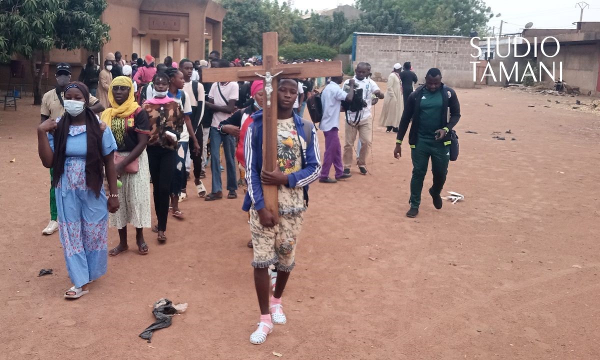 San : marche de carême pour les jeunes catholiques de la paroisse