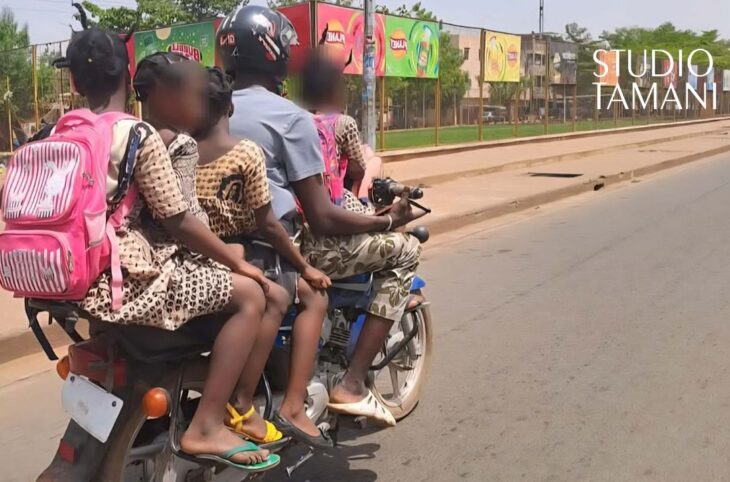 Le transport des écoliers sur motos-taxis à Bamako : entre solution pratique et danger réel