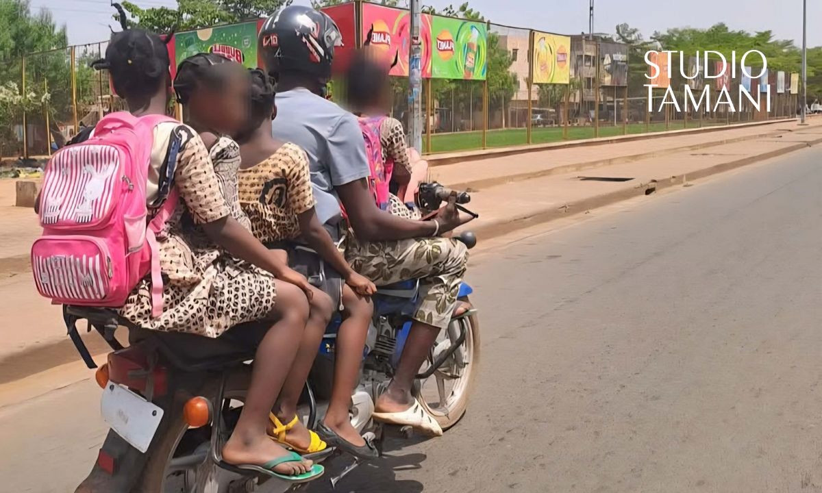 Le transport des écoliers sur motos-taxis à Bamako : entre solution pratique et danger réel