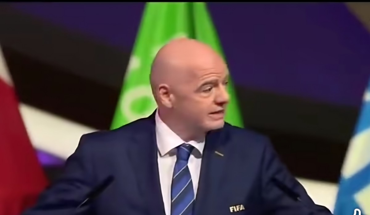 Non, Gianni Infantino n’a pas annoncé que les joueurs devront représenter leur pays d’origine après 2026