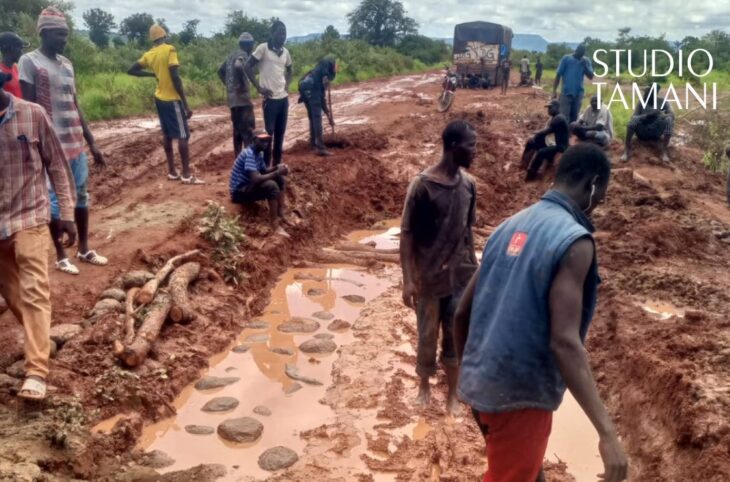 Bafoulabé : la jeunesse se mobilise pour rouvrir les routes