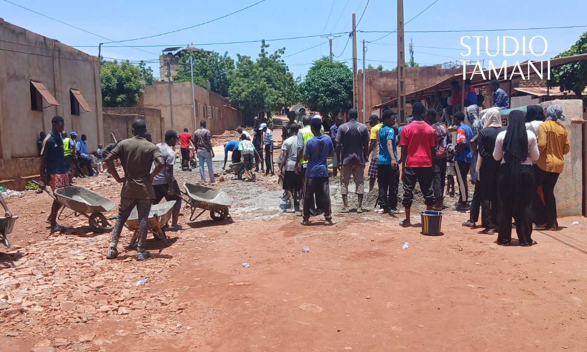 Koulikoro : la jeunesse mobilisée pour réhabiliter les routes de Plateau 1
