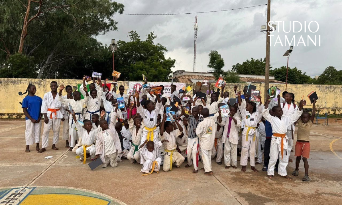 Koulikoro : plus de 100 enfants bénéficient de kits scolaires