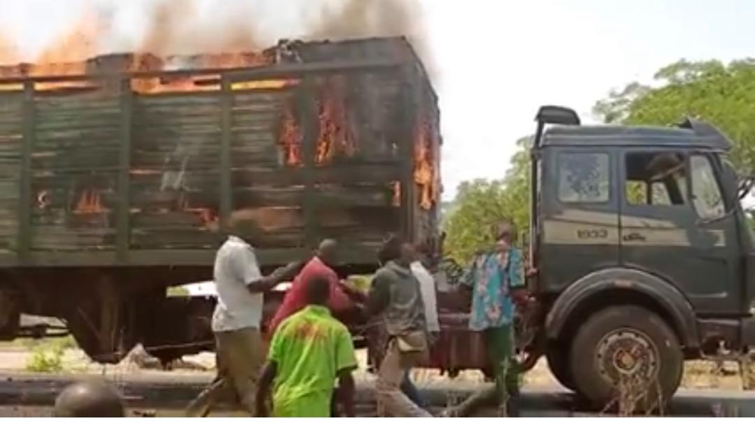 Insécurité : un camion brulé à Ansongo