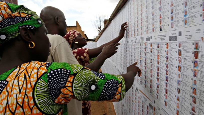 Bafoulabé : la révision des listes électorales expliquée à des femmes