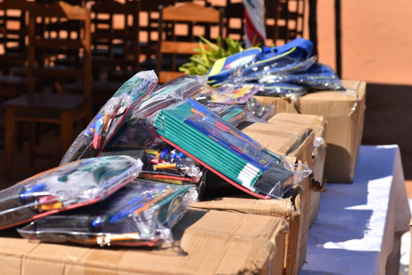 BANAMABA : 100 kits scolaires pour soutenir des élèves issus de familles démunies