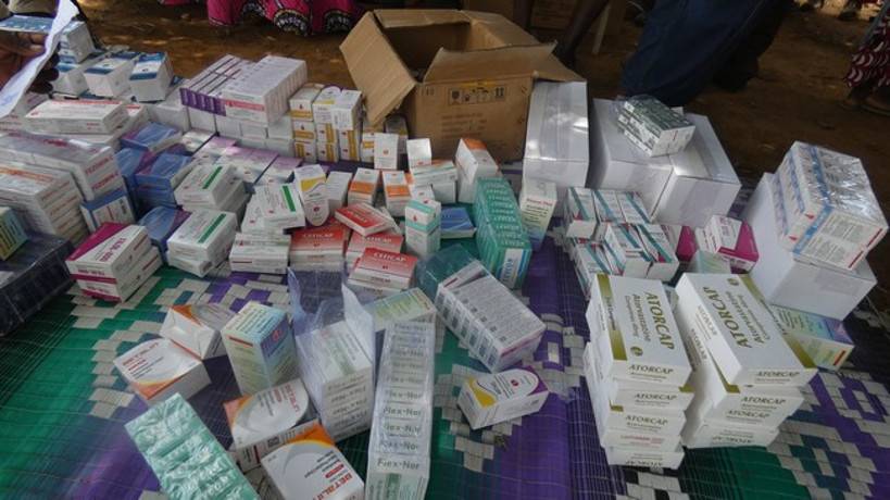 Don de médicaments aux CSCOM de cinq communes de Bafoulabe