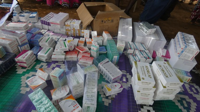 BAFOULABE : don de kits de médicaments aux CSCOM