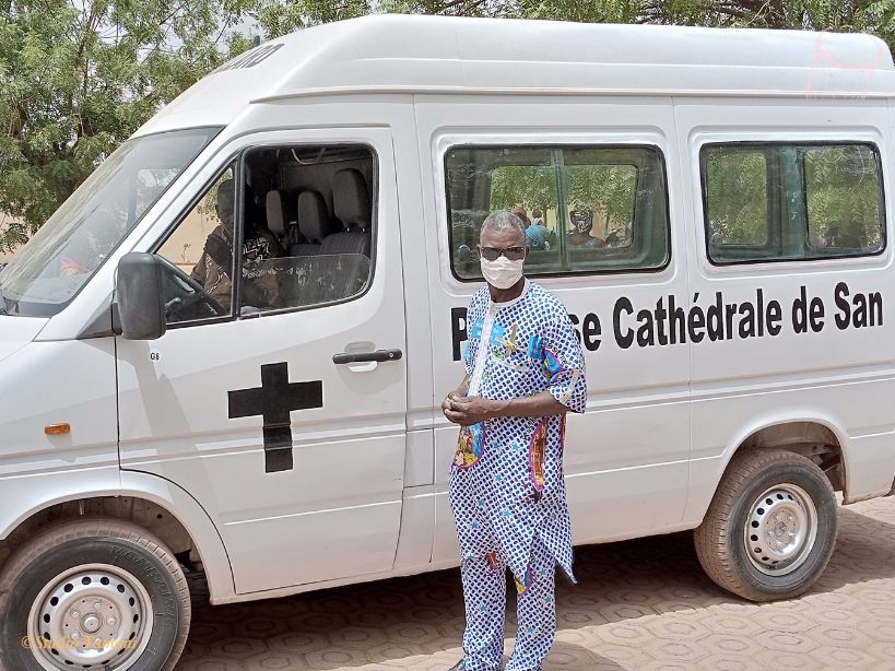 Une nouvelle ambulance offerte à la communauté chrétienne de San