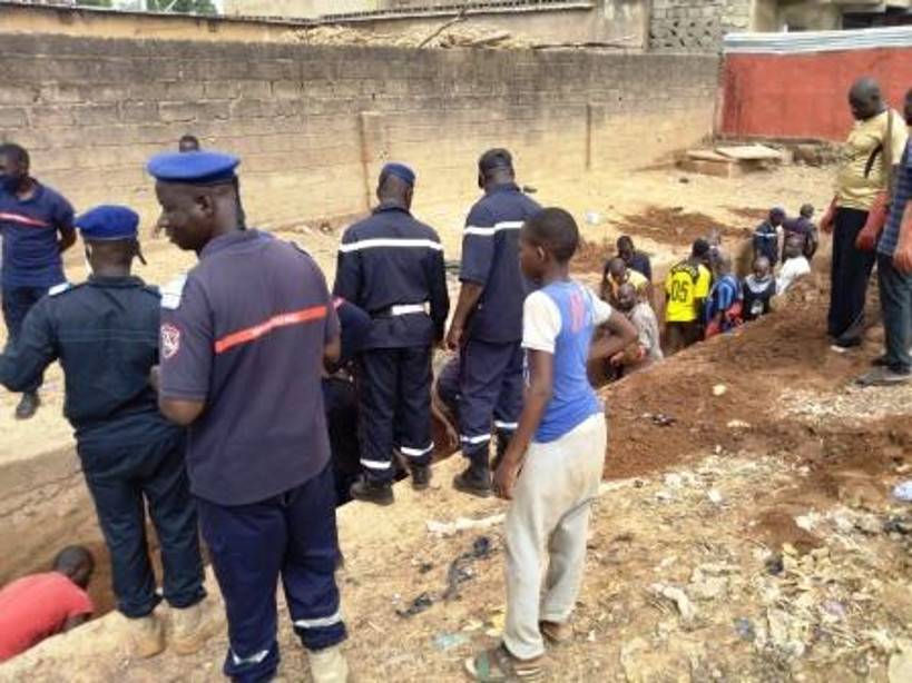 Curage des caniveaux : les jeunes multiplient les initiatives en cette Veille d’hivernage