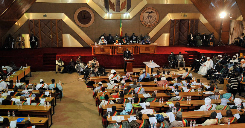 Révision de la Constitution : l’opposition dénonce « un coup d’État institutionnel »