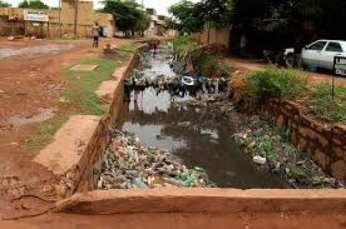 « Parlons de l’Environnement » : des collecteurs pour prévenir les inondations à Bamako