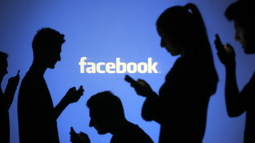 Jeunes et couvre-feu : Facebook live remplace les salles de spectacle