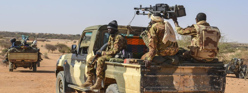 « Exactions » au Centre : les armées malienne et burkinabé mises en cause