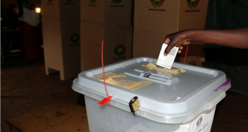 Révision de loi électorale : le processus salué par des groupes armés, mais dénoncé par des partis politiques
