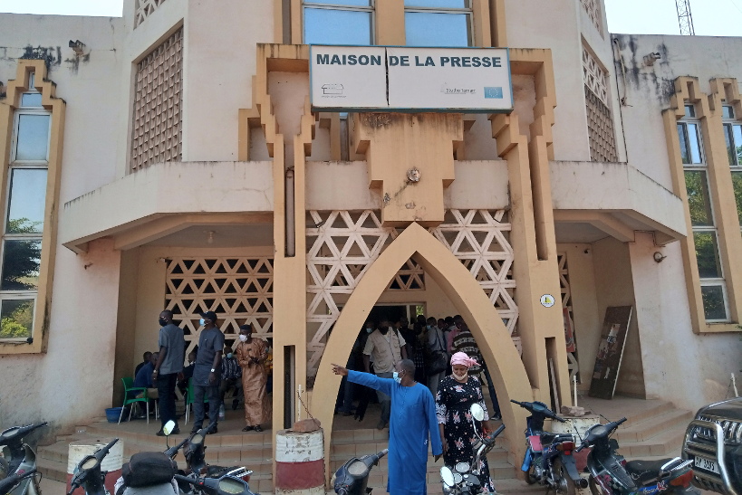 État d’urgence : les faîtières de la presse s’insurgent contre les restrictions et dénoncent les violations des libertés