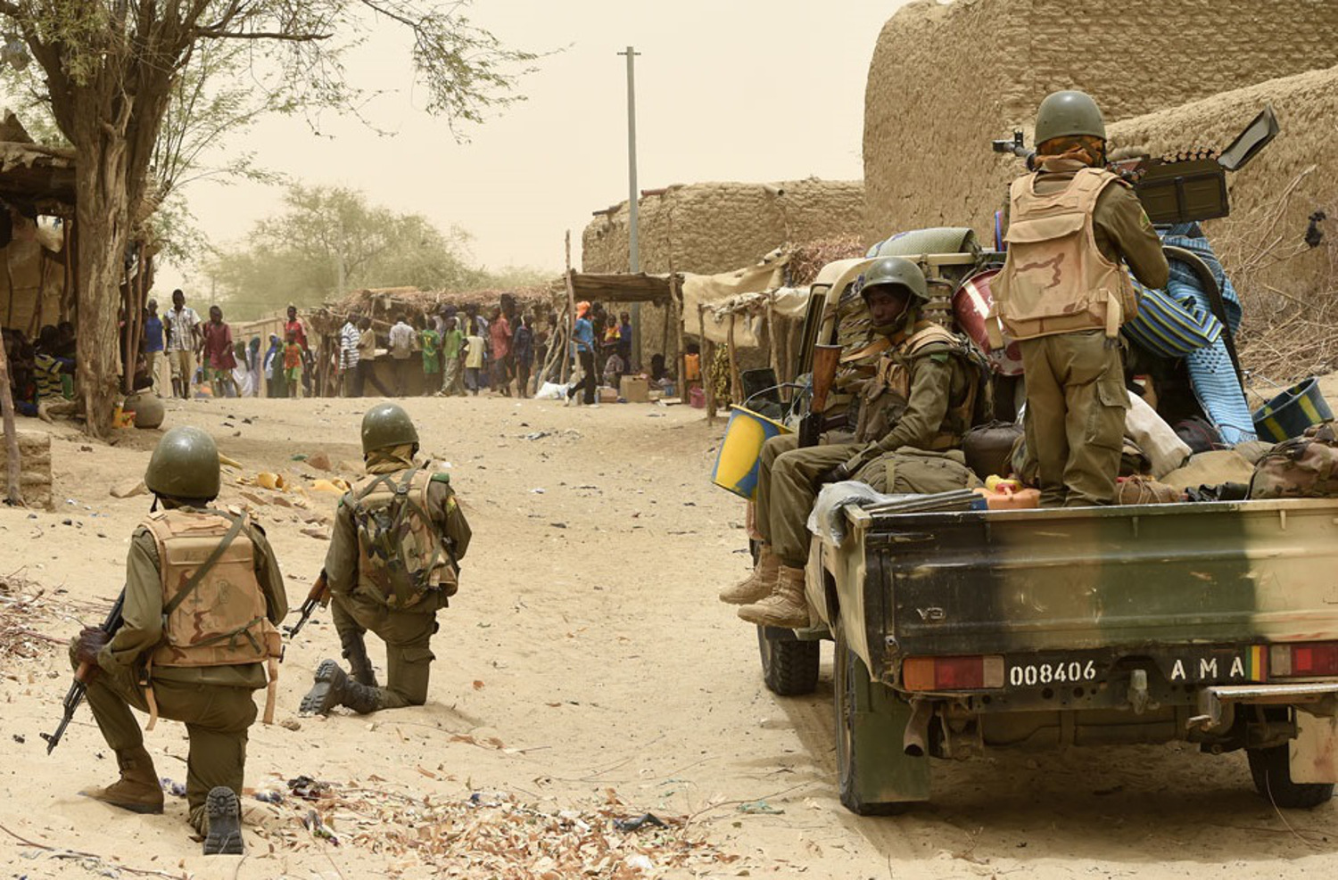 Patrouille Famas à Koro : une soixantaine d’hommes armés arrêtés et désarmés