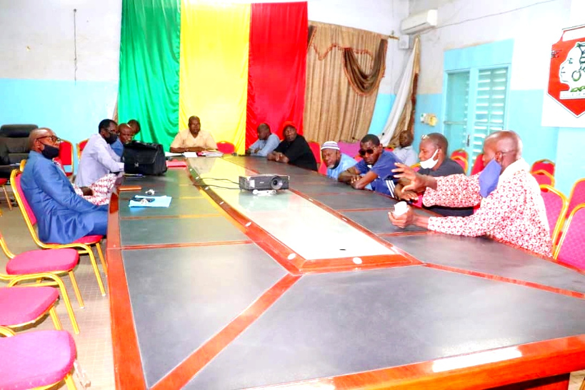 Échanges sur la gestion des déchets solides à Kayes