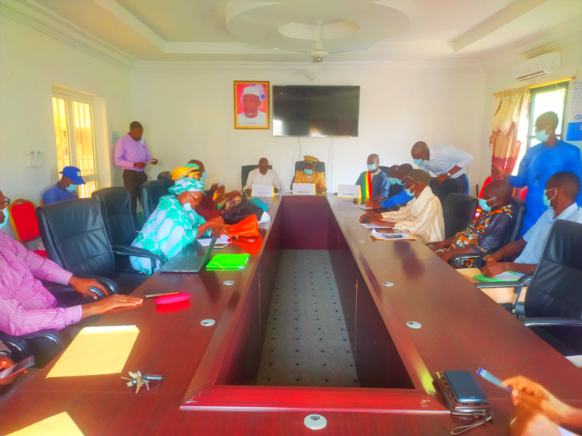 Kayes : les réformes constitutionnelles et électorales débattues par des partis politiques et OSC