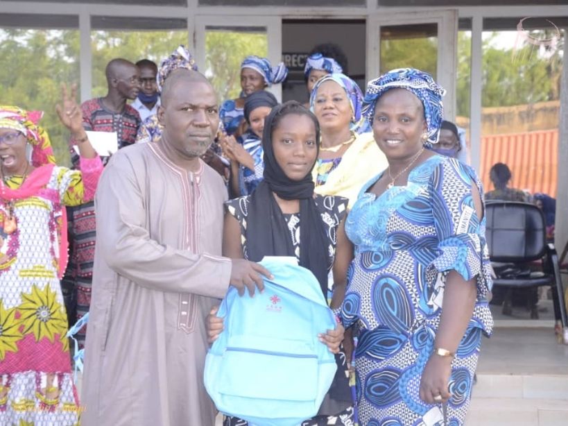 Une vingtaines de meilleures élèves de Kayes récompensées