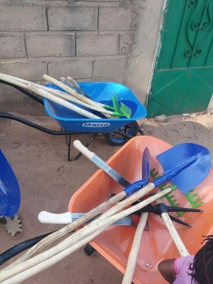 KITA : don d’outils d’assainissement à la jeunesse de Sebekoro