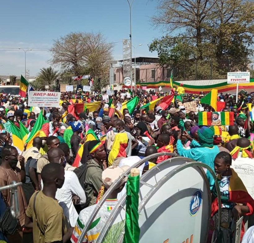 Mobilisation nationale au Mali : des spécialistes de la Covid-19 demandent à ceux qui présentent des symptômes de se mettre à l’écart