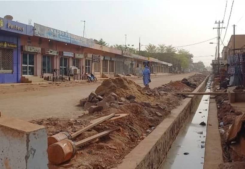 « Parlons de l’Environnement »: Bamako, l’entretien des routes et le curage des caniveaux recommencent
