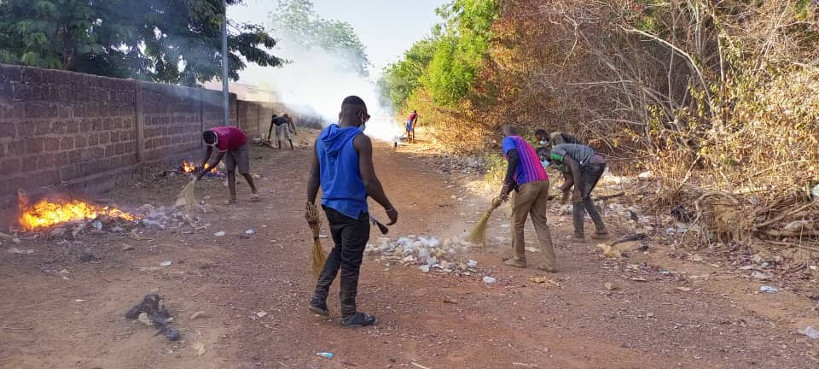YOROSSO : des jeunes se mobilisent pour l’assainissement de la ville