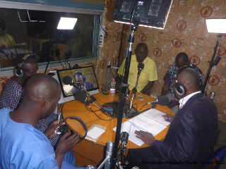 Le Grand Dialogue du 06 Novembre 2015 : forum de la presse : 1 « Ghislaine Dupont Claude Verlon », 2 « Situation dans le nord » 3 « Terrorisme »