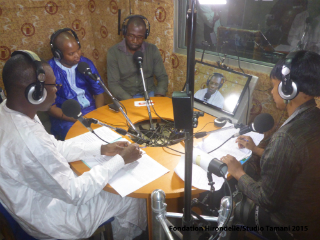 Le Grand Dialogue du 11 Septembre 2015 : forum de la presse : 1 « Anéfis et le retrait de la plate-forme », 2 « Terrorisme et attaques au Mali » 3 « Santé, un cas de polio met le Mali en état d’alerte »