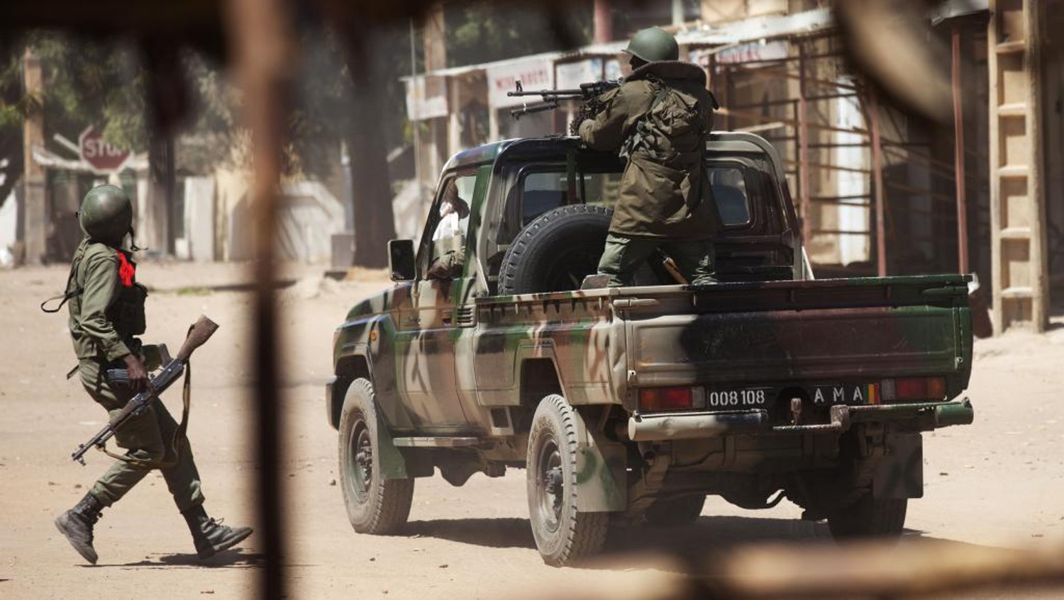 Centre et Nord du Mali : des attaques simultanées font une dizaine de morts