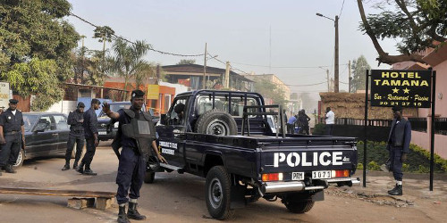 Attentat de Bamako: le gouvernement appelle à ne pas céder à la panique