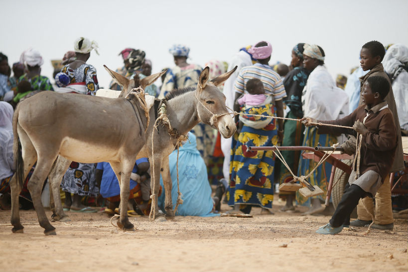 Tensions communautaires au Centre : déplacements massifs des populations vers le Burkina