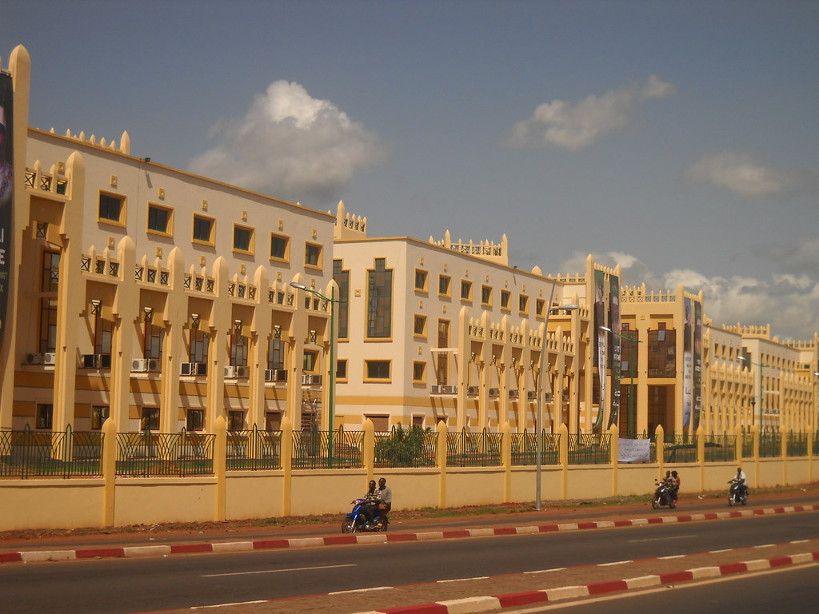 Nouveau Gouvernement : le chef de file de l’Opposition déplore « une équipe pléthorique »