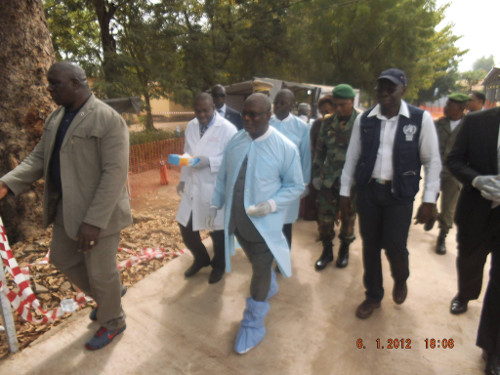 Ebola : IBK visite des sites d’isolement
