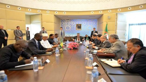 Bamako et les groupes armés signent la feuille de route des négociations