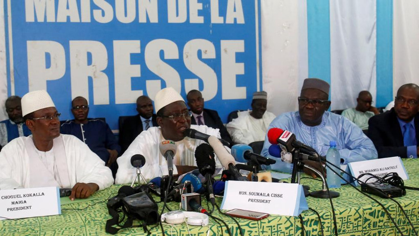 Presidentielle 2018 : 18 candidats réclament la démission du ministre de l’administration territoriale