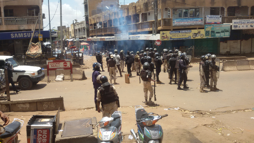 des émeutes au grand marché de Bamako suite à l’opération de déguerpissement des trottoirs