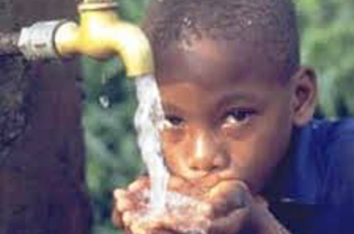 Le Magazine du 01 Avril 2017: chaleur, les médecins recommandent de boire beaucoup d'eau