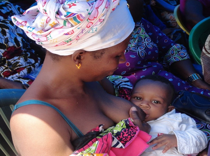 Le Magazine du 02 Août 2016 : semaine de l’allaitement maternel : allaiter l’enfant au sein dès les 30 minutes de l’accouchement lui permettra un bien-être, un développement durable