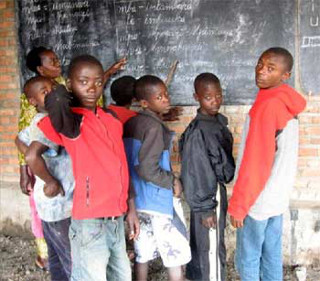 Le Magazine du 01 Octobre 2015 : alphabétisation des enfants de la rue, l’ONG Caritas-Mali diocèse y participe
