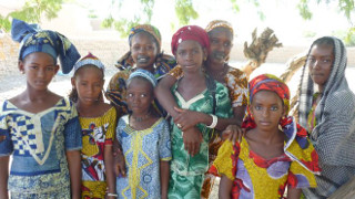 Le Magazine du 12 Octobre 2015 : journée internationale de la jeune fille : Au Mali 50% des jeunes filles sont mariées avant l’age de 18 ans